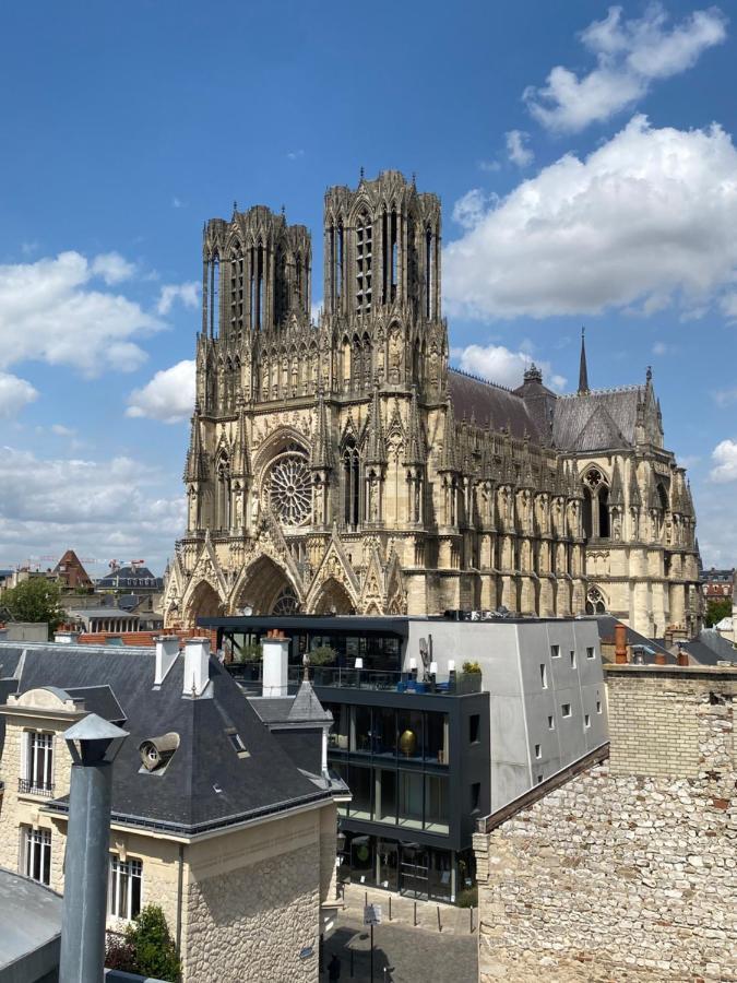Duplex Hammam Au Pied De La Cathedrale Avec Vue Apartment Reims Exterior photo