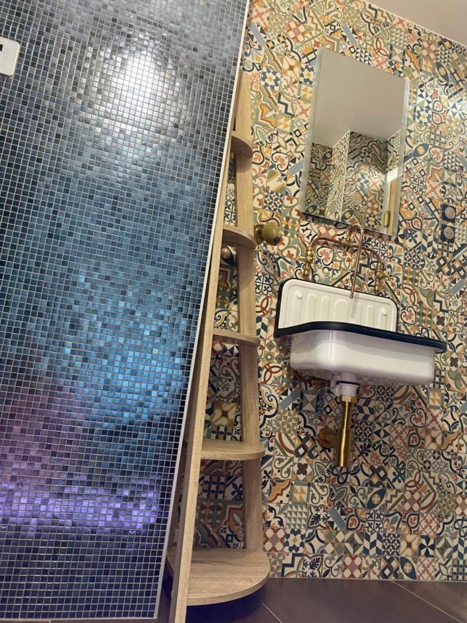 Duplex Hammam Au Pied De La Cathedrale Avec Vue Apartment Reims Exterior photo